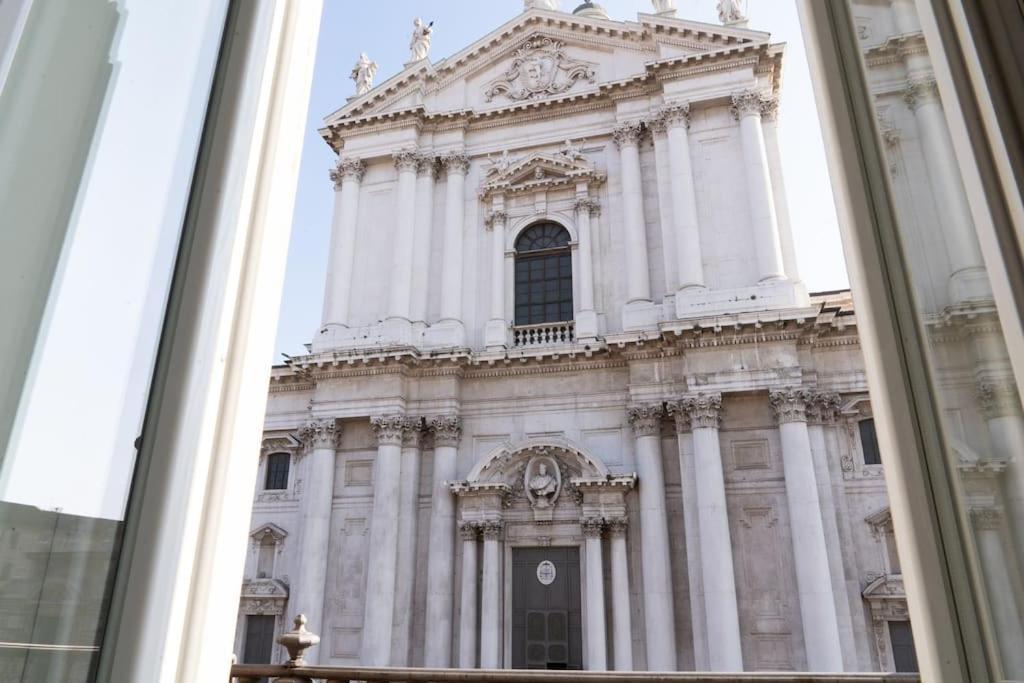 Ferienwohnung Piazza Duomo Cathedral View Brescia Exterior foto