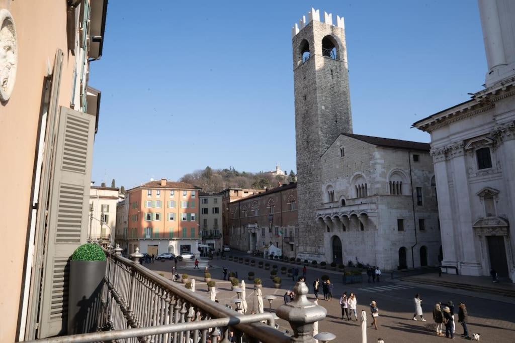 Ferienwohnung Piazza Duomo Cathedral View Brescia Exterior foto
